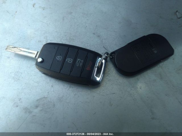 KNAGM4A7XF5654065 KIA Optima Lx