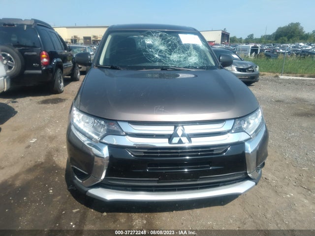 JA4AD2A36JZ002002 Mitsubishi Outlander Es