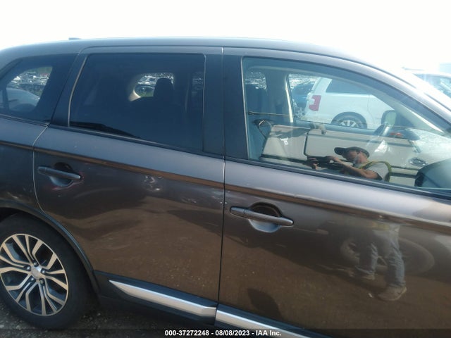 JA4AD2A36JZ002002 Mitsubishi Outlander Es