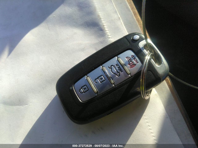 2012 HYUNDAI SONATA 2.4L SE VIN: 5NPEC4AC3CH385106