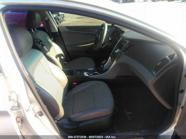 2012 HYUNDAI SONATA 2.4L SE VIN: 5NPEC4AC3CH385106