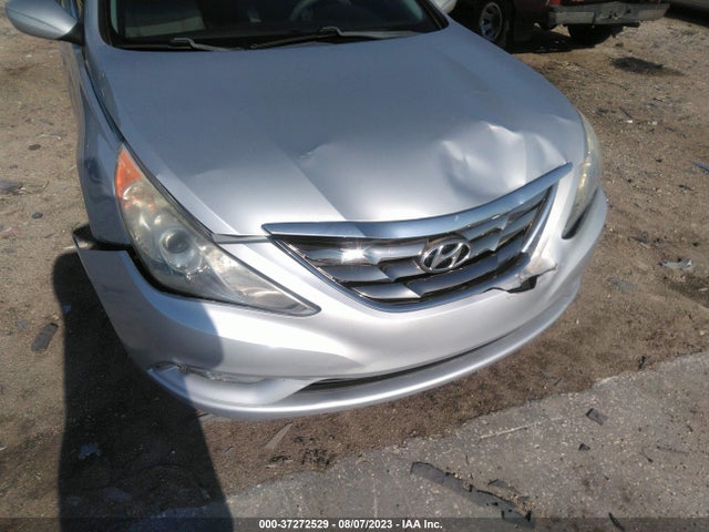 2012 HYUNDAI SONATA 2.4L SE VIN: 5NPEC4AC3CH385106