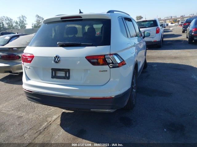 3VV2B7AX7LM124681 Volkswagen Tiguan Se/sel/se R-line Black