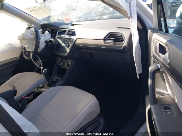 3VV2B7AX7LM124681 Volkswagen Tiguan Se/sel/se R-line Black