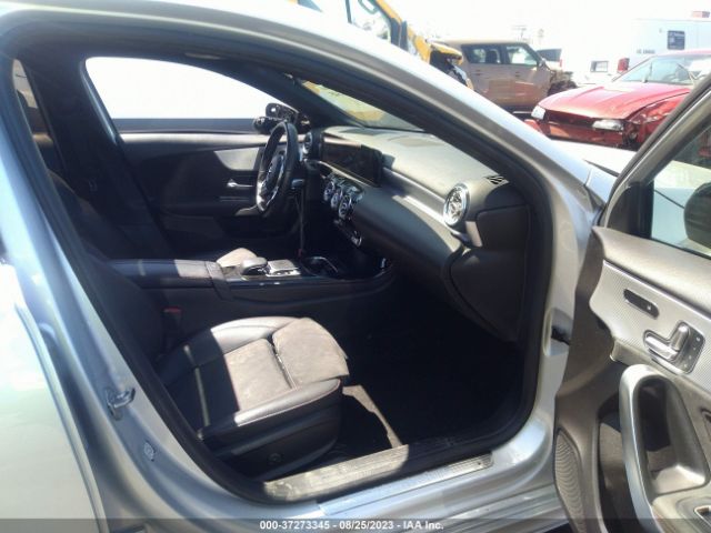 WDD3G4EB4KW012703 Mercedes-Benz A-class A 220