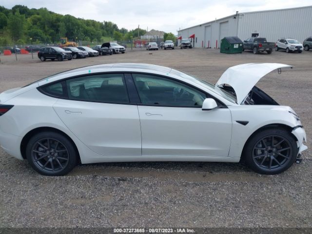 5YJ3E1EA8PF606972 Tesla MODEL 3