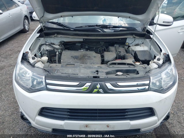 JA4AZ3A34EZ014484 Mitsubishi Outlander Se