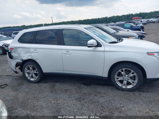 JA4AZ3A34EZ014484 Mitsubishi Outlander Se