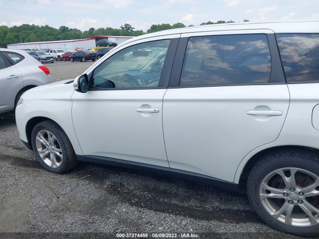 JA4AZ3A34EZ014484 Mitsubishi Outlander Se