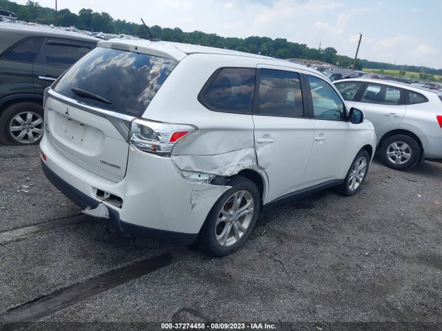 JA4AZ3A34EZ014484 Mitsubishi Outlander Se