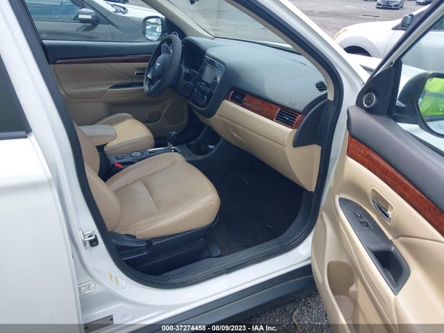 JA4AZ3A34EZ014484 Mitsubishi Outlander Se