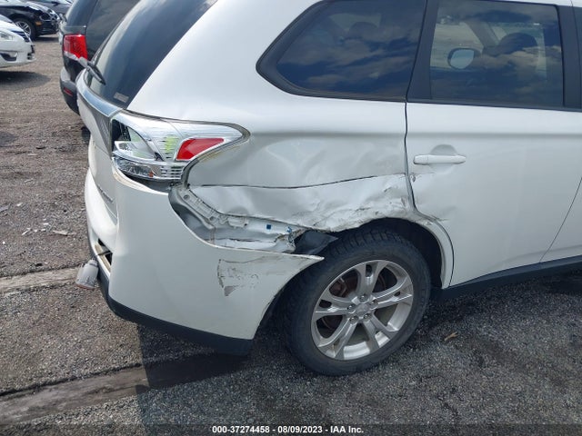 JA4AZ3A34EZ014484 Mitsubishi Outlander Se