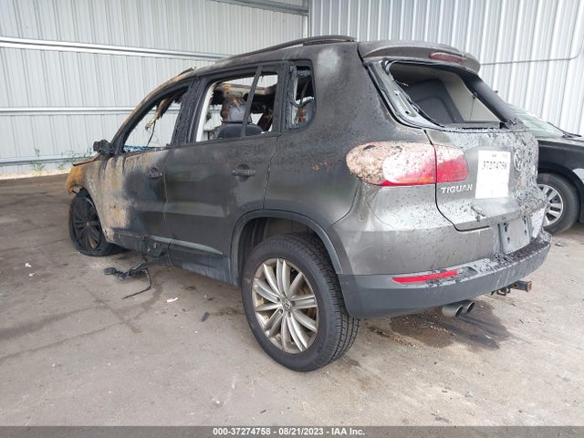2013 VOLKSWAGEN TIGUAN SE W/SUNROOF & NAV VIN: WVGBV3AX4DW613261