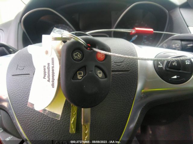 1FADP3F27EL353533 Ford FOCUS SE