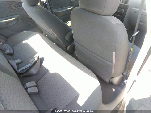 2004 KIA RIO VIN: KNADC125546302391