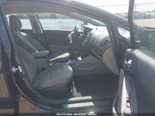 KNAFK4A69F5437132 KIA FORTE LX