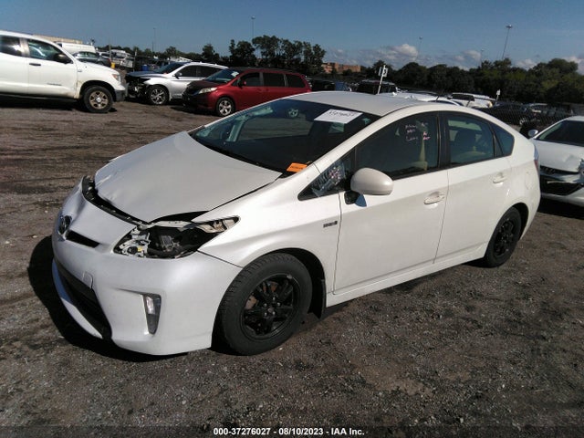 Toyota Prius Four 2015 JTDKN3DU8F0417089 Image 2