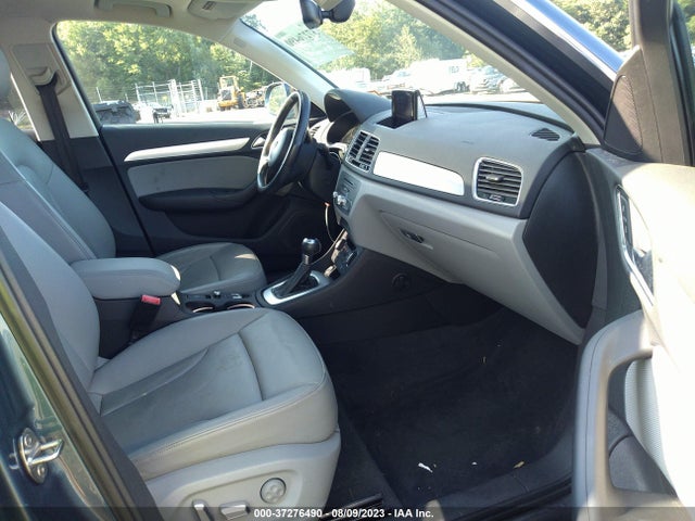 WA1JCCFS1HR004033 Audi Q3 Premium Plus