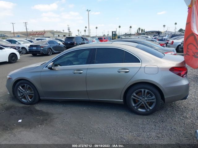 W1K3G4EB1LJ235814 Mercedes-Benz A-class A 220