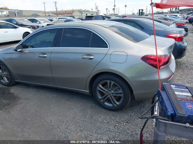 W1K3G4EB1LJ235814 Mercedes-Benz A-class A 220