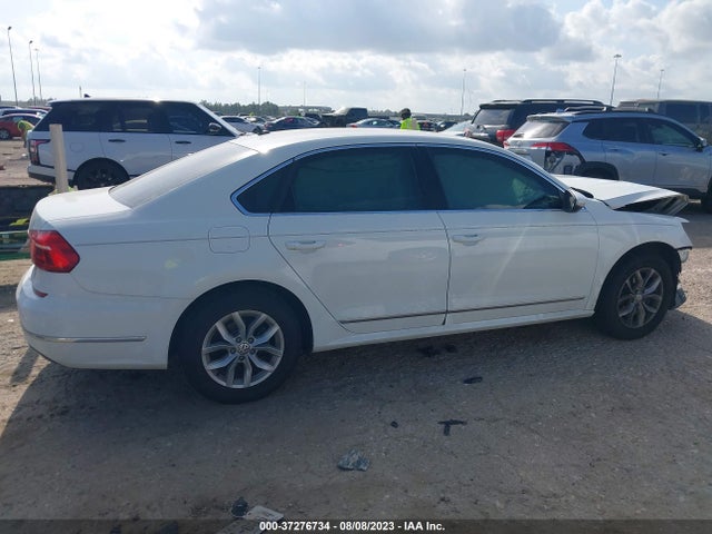 1VWAT7A31GC003167 Volkswagen Passat 1.8t S
