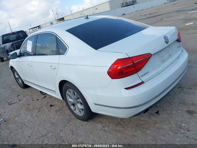 1VWAT7A31GC003167 Volkswagen Passat 1.8t S