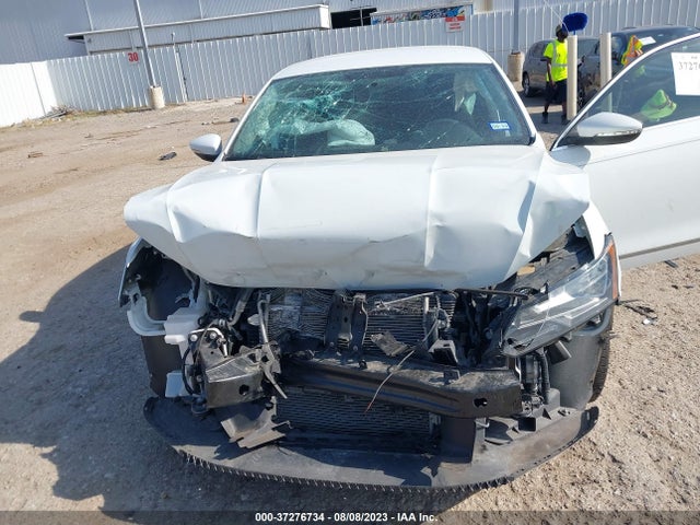 1VWAT7A31GC003167 Volkswagen Passat 1.8t S
