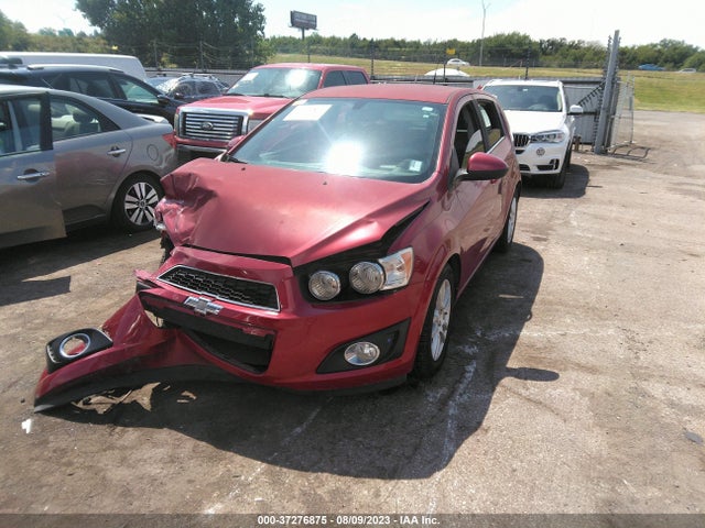 Chevrolet SONIC LT 2014 1G1JC6SH0E4243821 Image 2