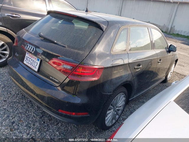 WAUUPBFF1GA104034 Audi A3 E-tron Premium