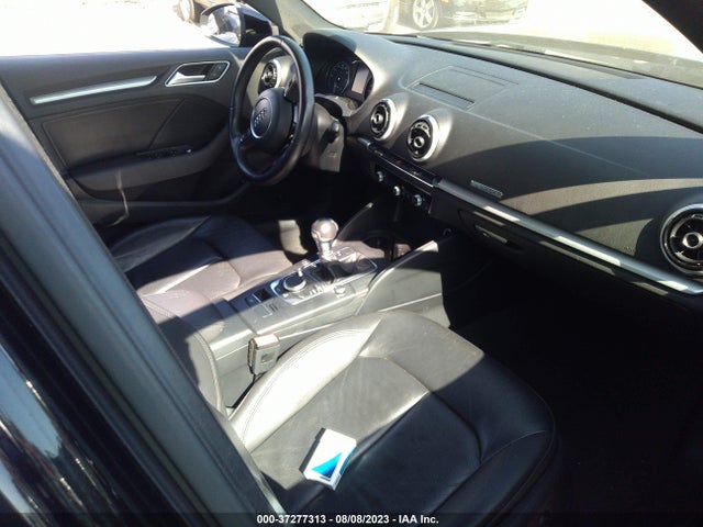 WAUUPBFF1GA104034 Audi A3 E-tron Premium