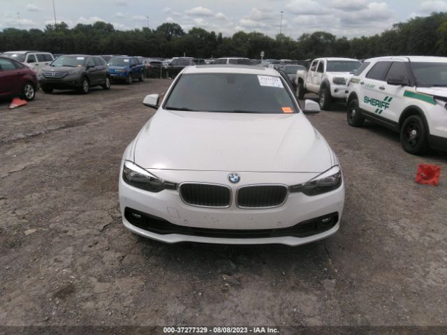 WBA8A9C39HK864763 BMW 3 Series 320i