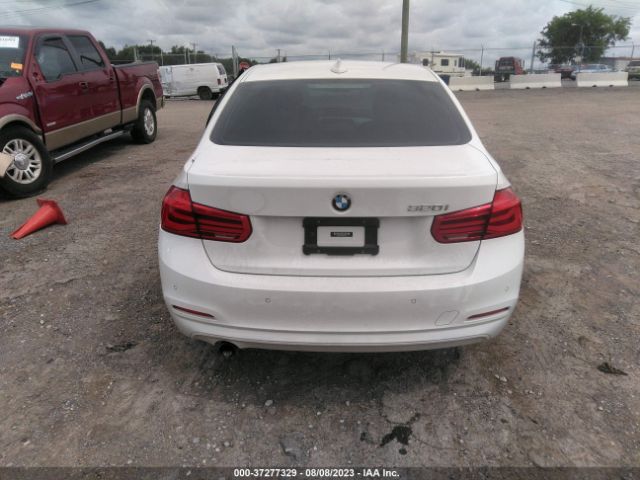 WBA8A9C39HK864763 BMW 3 Series 320i