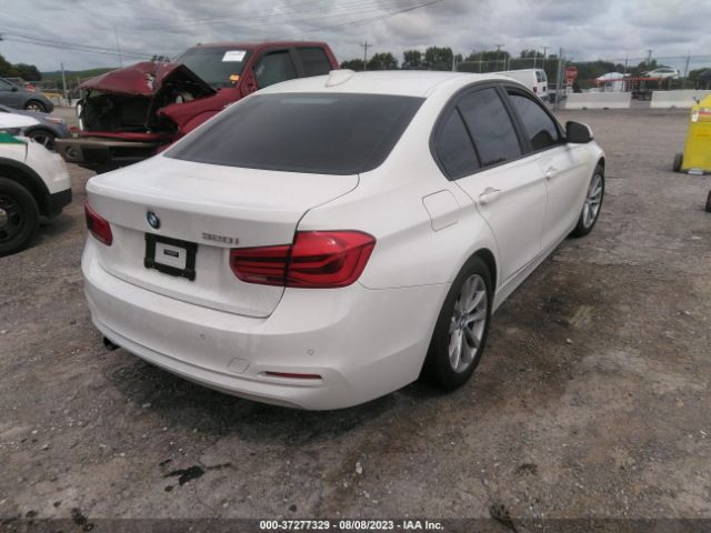 WBA8A9C39HK864763 BMW 3 Series 320i