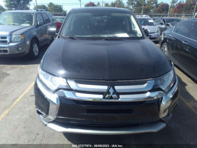 JA4AZ2A31JZ008601 Mitsubishi Outlander Es