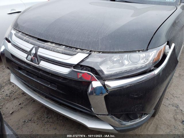 JA4AZ2A31JZ008601 Mitsubishi Outlander Es