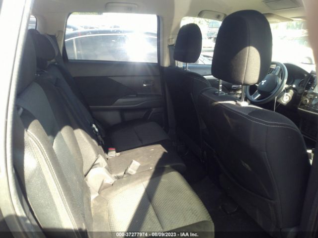 JA4AZ2A31JZ008601 Mitsubishi Outlander Es