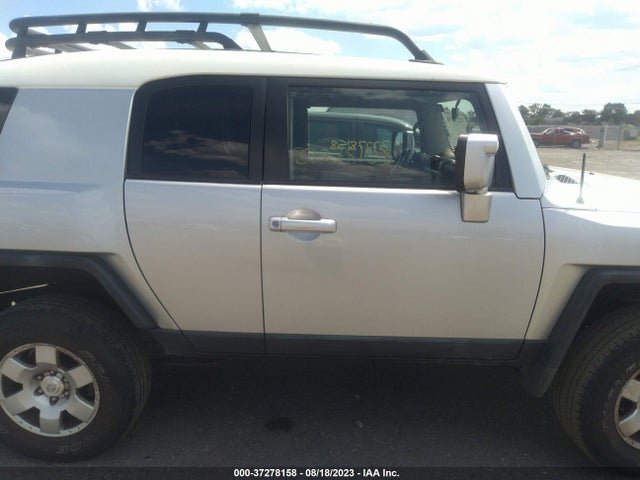 2007 TOYOTA FJ CRUISER VIN: JTEBU11F670004081