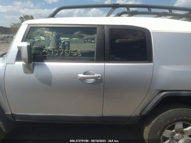 2007 TOYOTA FJ CRUISER VIN: JTEBU11F670004081