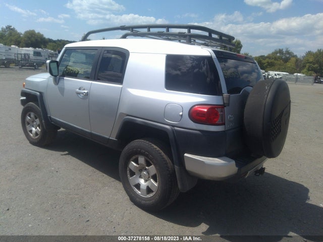 2007 TOYOTA FJ CRUISER VIN: JTEBU11F670004081