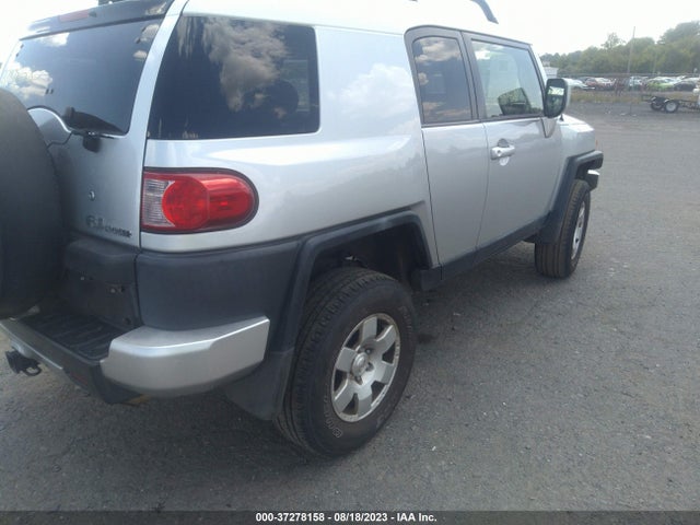 2007 TOYOTA FJ CRUISER VIN: JTEBU11F670004081