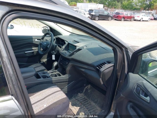 1FMCU9GD7JUA99422 Ford ESCAPE SE