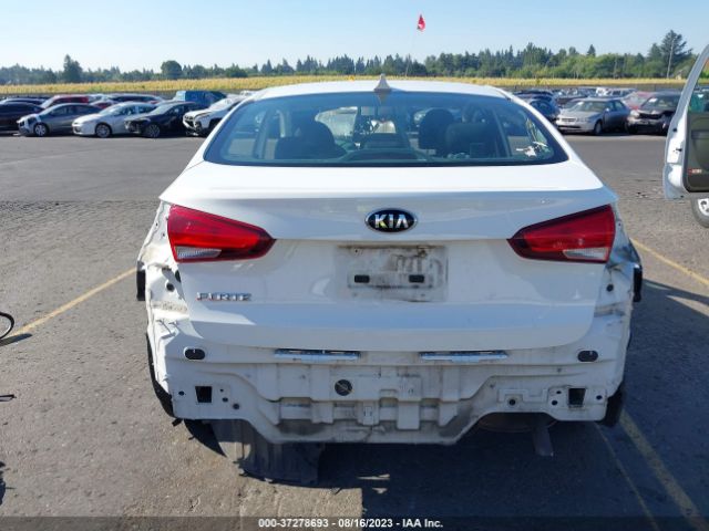 3KPFK4A7XJE211478 KIA FORTE LX