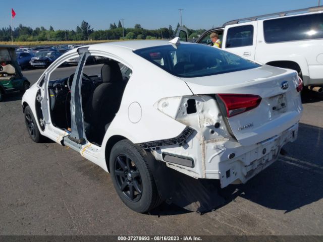 3KPFK4A7XJE211478 KIA FORTE LX