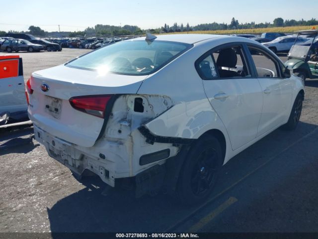 3KPFK4A7XJE211478 KIA FORTE LX