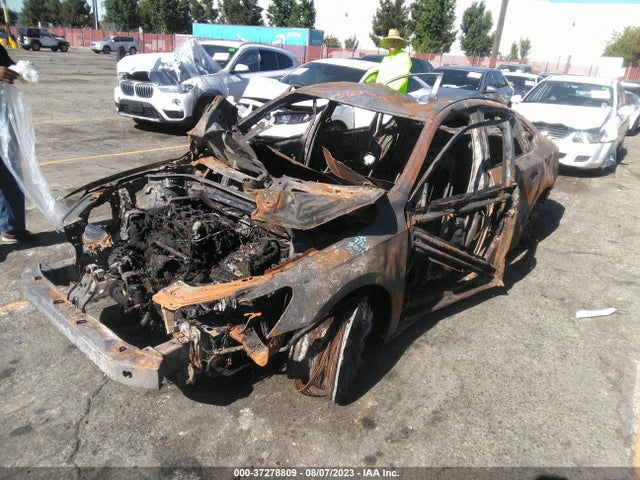 1VWAA7A33JC022848 Volkswagen Passat 2.0t S/r-line