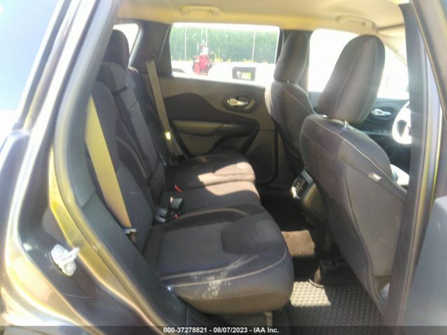 1C4PJMCS8FW523577 Jeep Cherokee Latitude