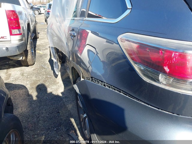 2015 TOYOTA HIGHLANDER XLE V6 VIN: 5TDKKRFH0FS038368