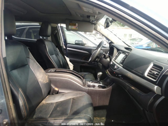2015 TOYOTA HIGHLANDER XLE V6 VIN: 5TDKKRFH0FS038368