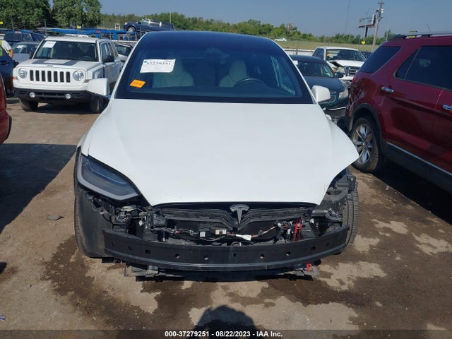 2019 Tesla Model X, VIN: 5YJXCDE23KF213780