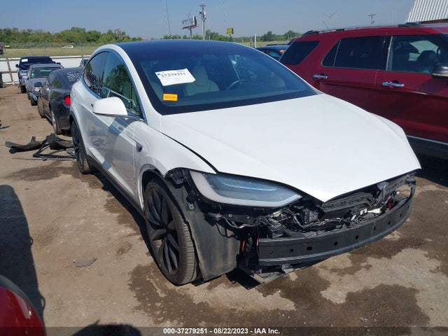 2019 Tesla Model X, VIN: 5YJXCDE23KF213780